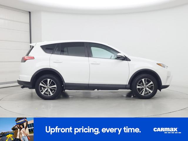 Photo of 2018 White Toyota RAV4