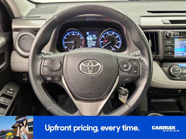 Photo of 2018 White Toyota RAV4