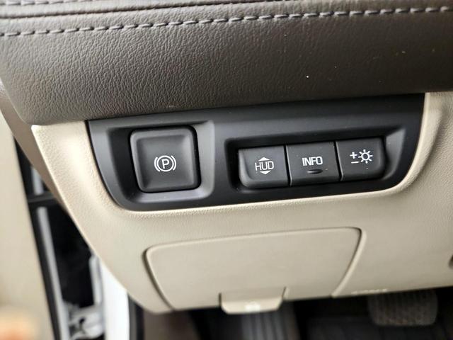 Photo of 2019 White Buick LaCrosse