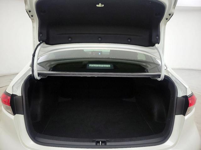 Photo of 2021 White Toyota Corolla