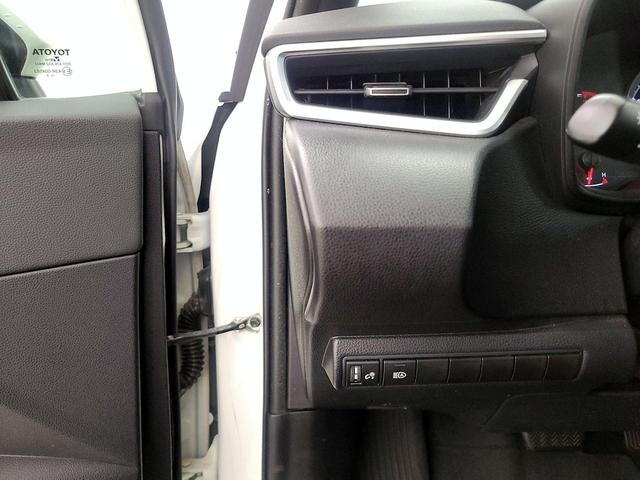 Photo of 2021 White Toyota Corolla