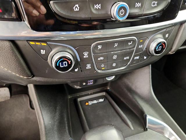 Photo of 2022 Black Chevrolet Traverse