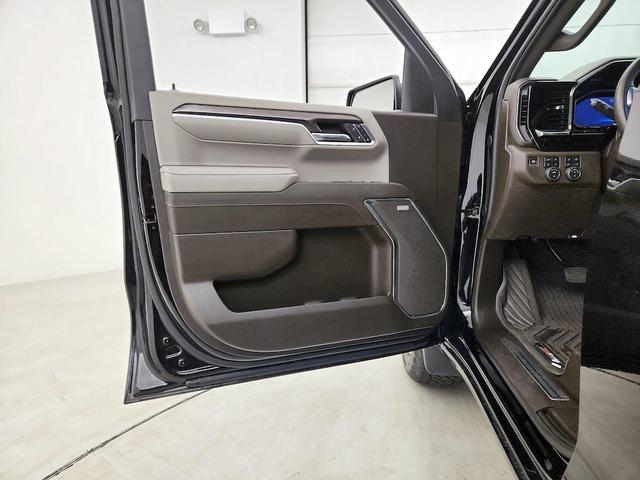 Photo of 2024 Black Chevrolet Silverado 1500