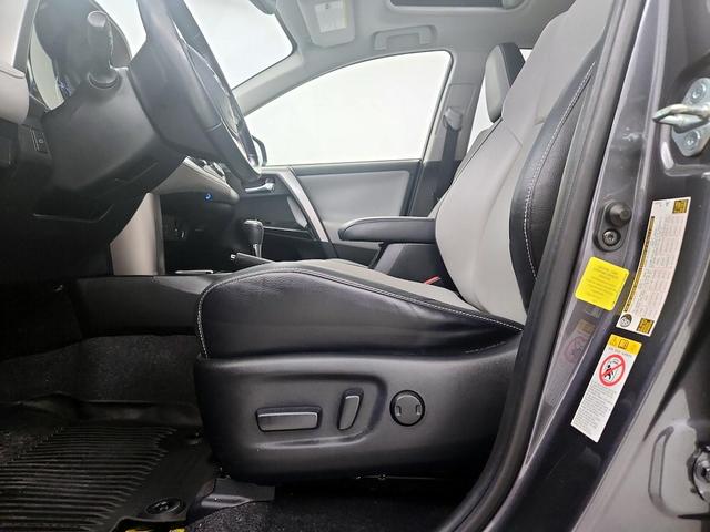 Photo of 2017 Gray Toyota RAV4