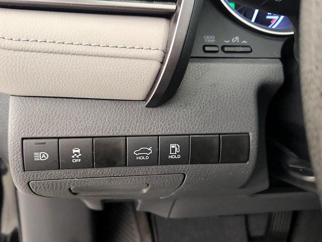 Photo of 2021 Black Toyota Camry Hybrid