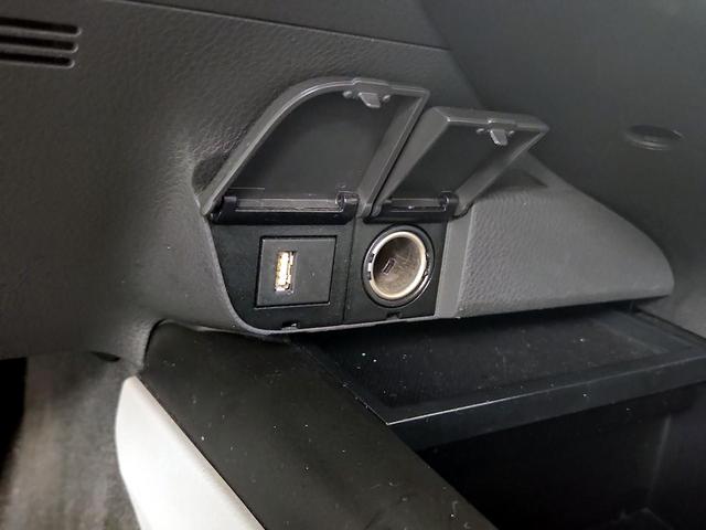 Photo of 2021 Black Toyota Camry Hybrid