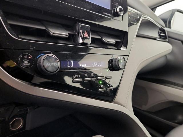 Photo of 2021 Black Toyota Camry Hybrid