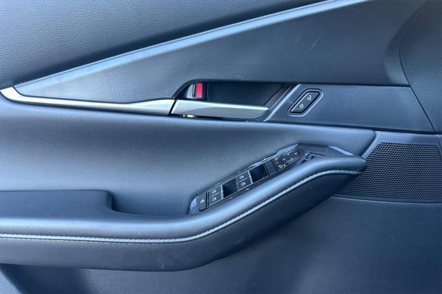 Photo of 2025 Gray Mazda CX-30