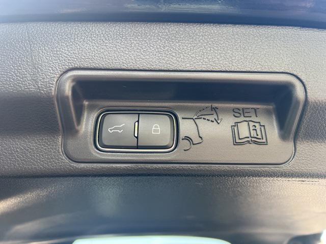 Photo of 2022 Agate Black Metallic Ford Explorer