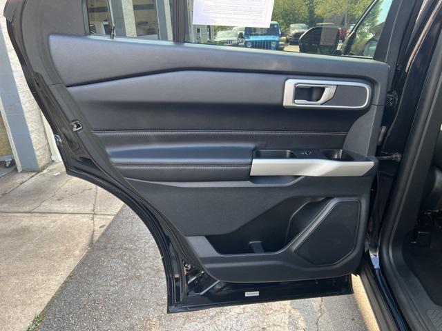Photo of 2022 Agate Black Metallic Ford Explorer