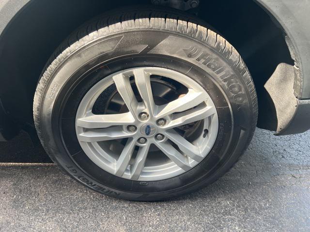 Photo of 2022 Agate Black Metallic Ford Explorer