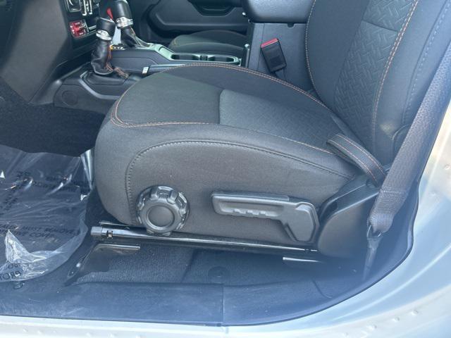 Photo of 2023 Bright White Clearcoat Jeep Gladiator