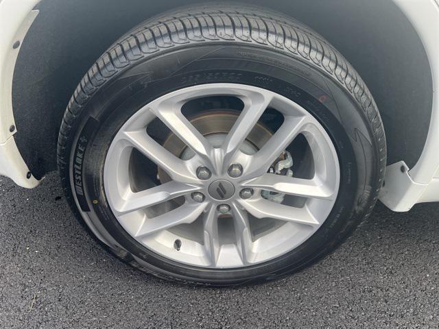 Photo of 2023 White Knuckle Clearcoat Dodge Durango