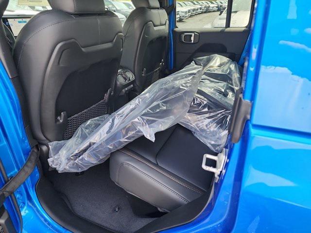 Photo of 2025 Hydro Blue Pearlcoat Jeep Gladiator