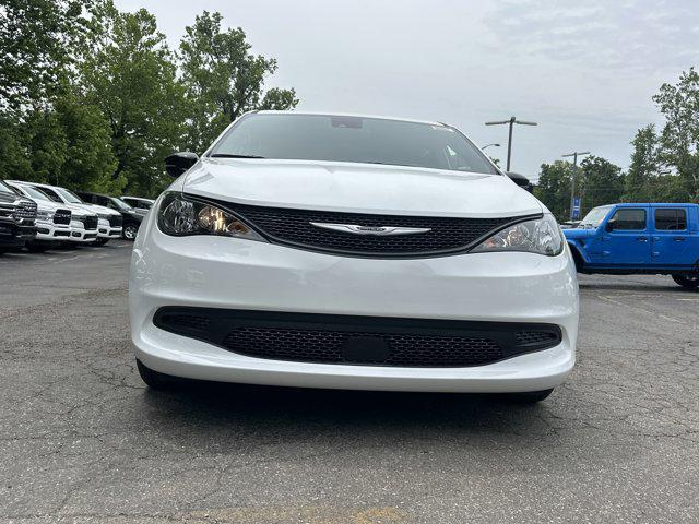 Photo of 2025 Bright White Clearcoat Chrysler Voyager