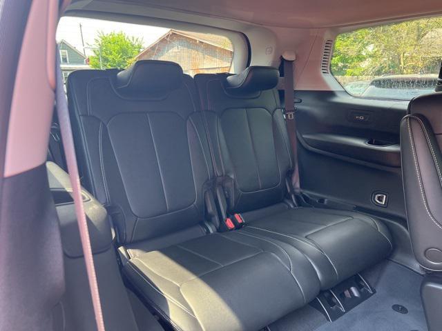 Photo of 2023 Velvet Red Pearlcoat Jeep Grand Cherokee L