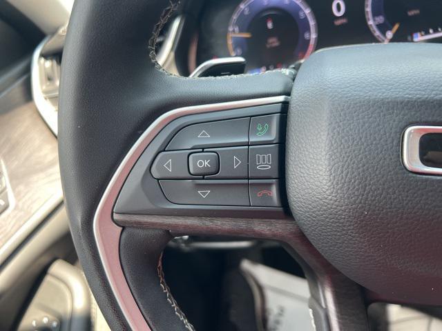 Photo of 2023 Velvet Red Pearlcoat Jeep Grand Cherokee L