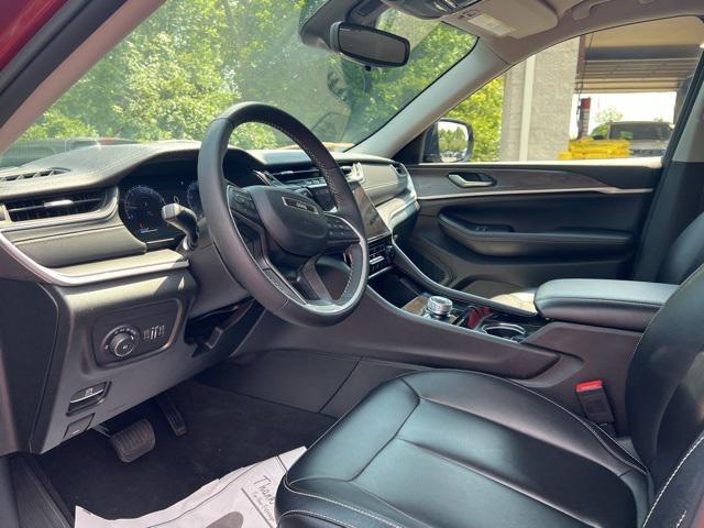 Photo of 2023 Velvet Red Pearlcoat Jeep Grand Cherokee L