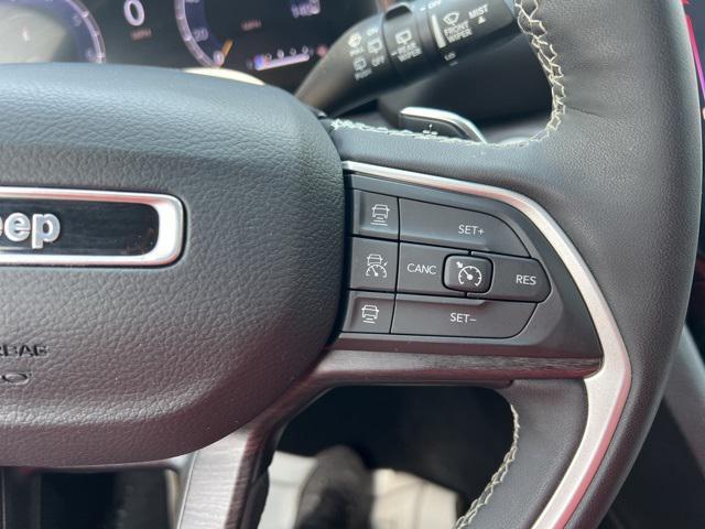 Photo of 2023 Velvet Red Pearlcoat Jeep Grand Cherokee L