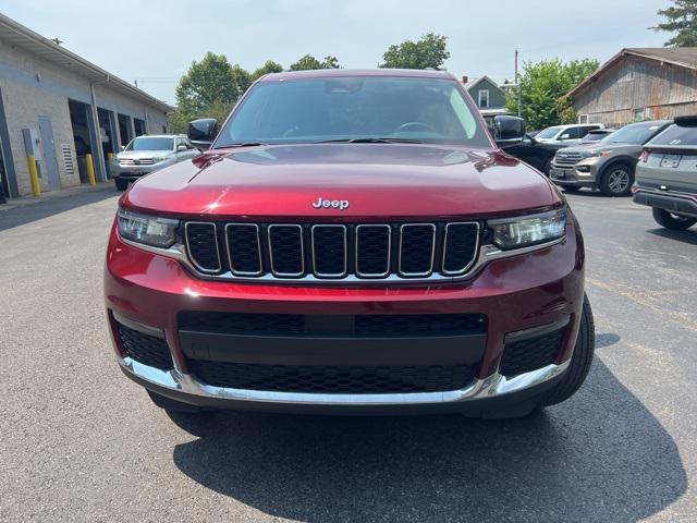 Photo of 2023 Velvet Red Pearlcoat Jeep Grand Cherokee L
