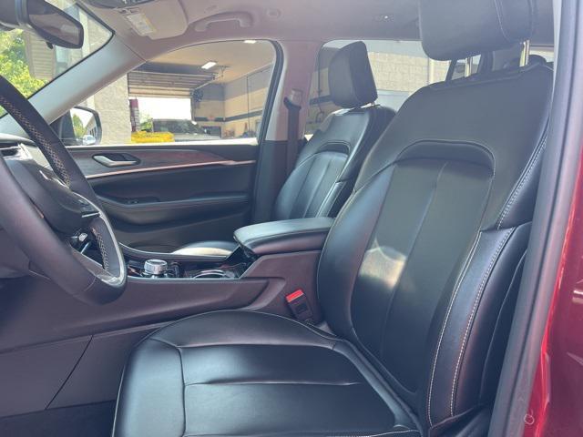 Photo of 2023 Velvet Red Pearlcoat Jeep Grand Cherokee L