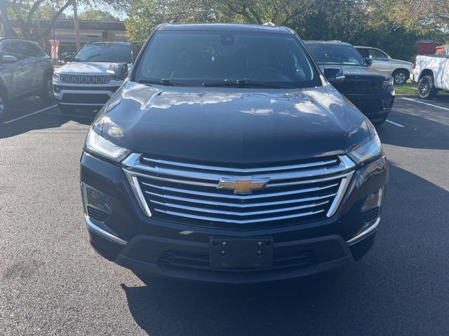 Photo of 2023 Mosaic Black Metallic Chevrolet Traverse