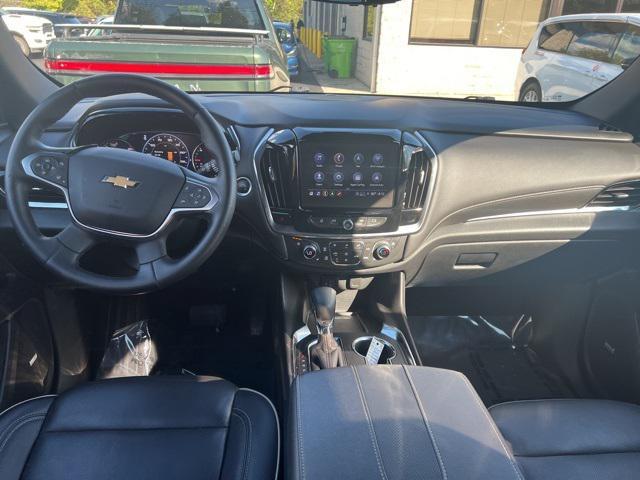 Photo of 2023 Mosaic Black Metallic Chevrolet Traverse