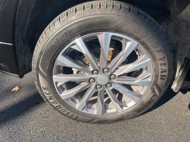 Photo of 2023 Mosaic Black Metallic Chevrolet Traverse