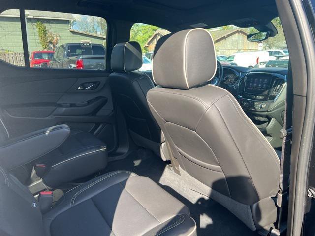 Photo of 2023 Mosaic Black Metallic Chevrolet Traverse