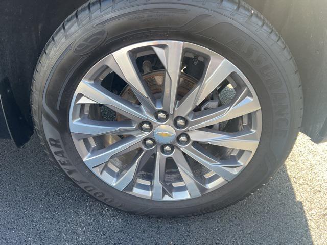 Photo of 2023 Mosaic Black Metallic Chevrolet Traverse