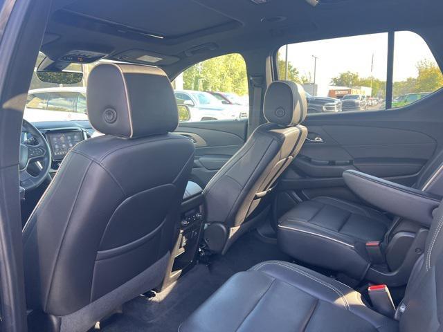 Photo of 2023 Mosaic Black Metallic Chevrolet Traverse