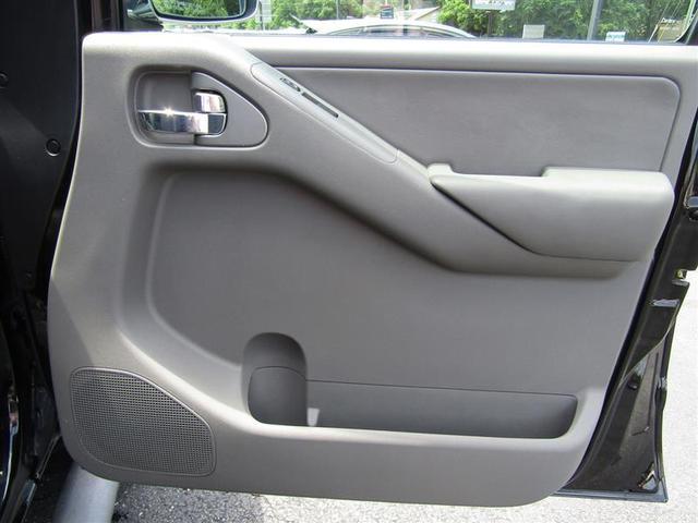 Photo of 2011 Super Black Nissan Frontier