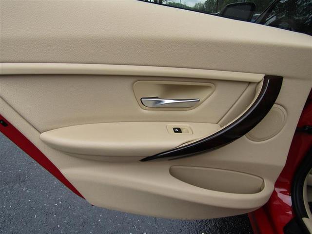 Photo of 2014 Melbourne Red Metallic BMW 328