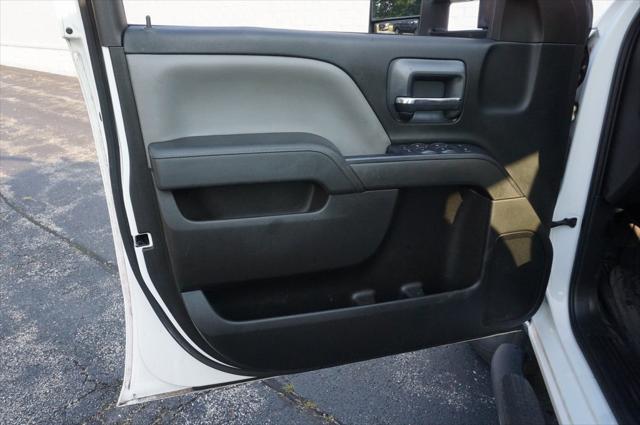 Photo of 2015 Summit White Chevrolet Silverado 3500