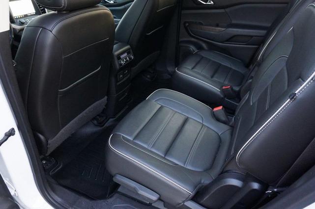Photo of 2020 White Frost Tricoat GMC Acadia