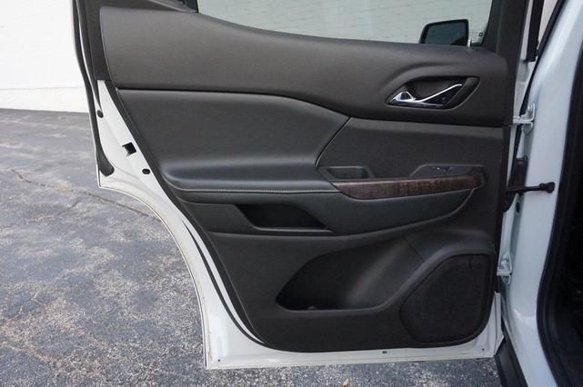 Photo of 2020 White Frost Tricoat GMC Acadia