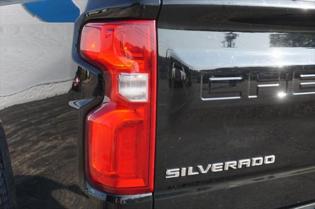 Photo of 2023 Black Chevrolet Silverado 1500