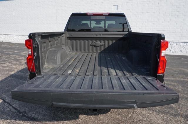 Photo of 2023 Black Chevrolet Silverado 1500