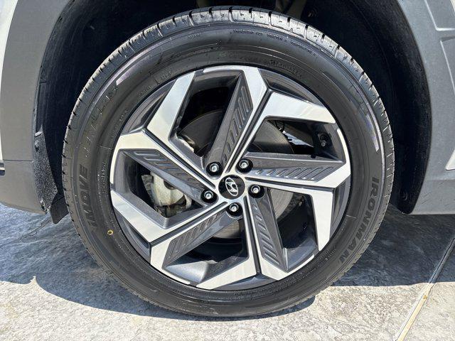 Photo of 2024 Shimmering Silver Hyundai TUCSON Plug-In Hybrid