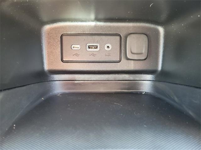 Photo of 2020 Summit White Chevrolet Equinox