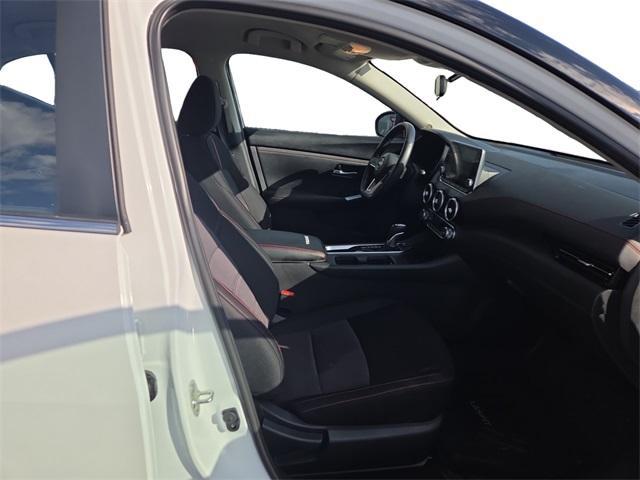 Photo of 2024 White Nissan Sentra