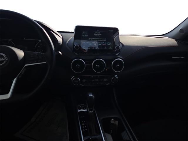 Photo of 2024 White Nissan Sentra