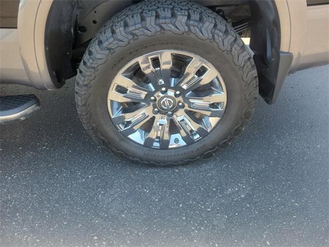 Photo of 2018 Magnetic Black Nissan Titan