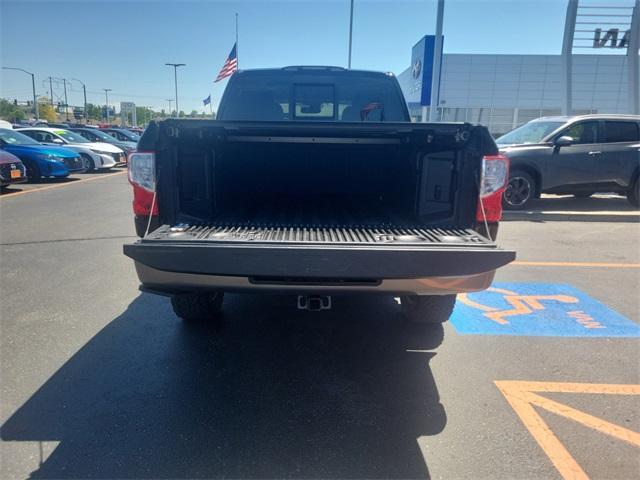 Photo of 2018 Magnetic Black Nissan Titan