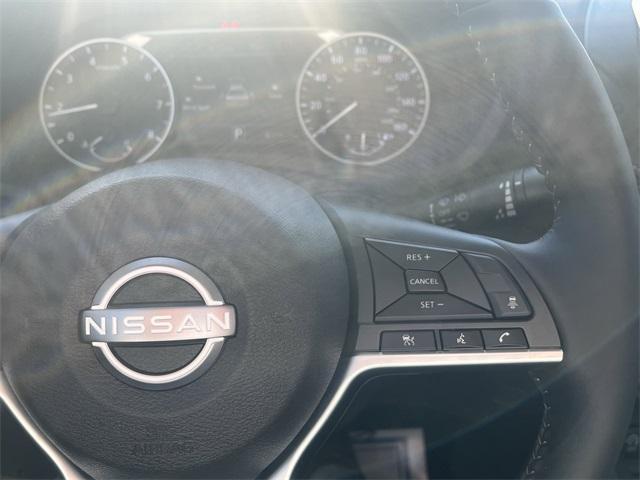 Photo of 2025 Cloud White Nissan Sentra