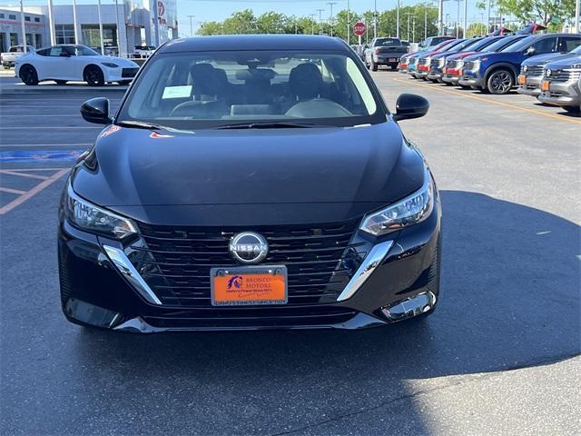Photo of 2025 Black Nissan Sentra