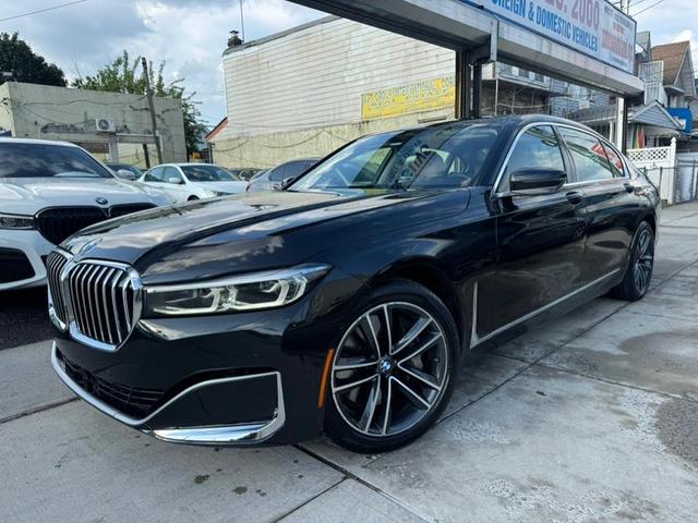 2022 BMW 750