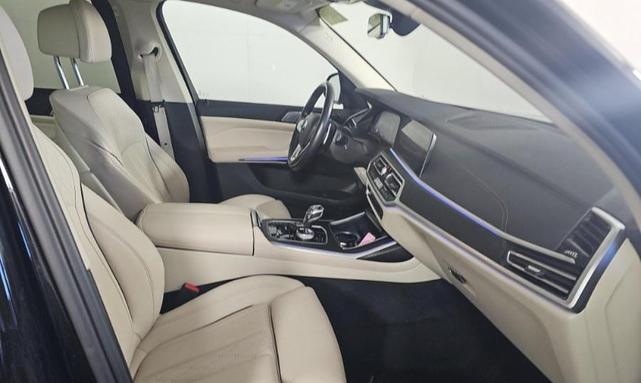 Photo of 2022 Black BMW X7