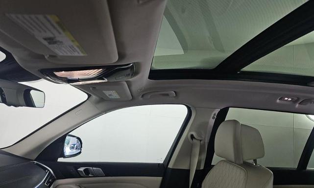 Photo of 2022 Black BMW X7