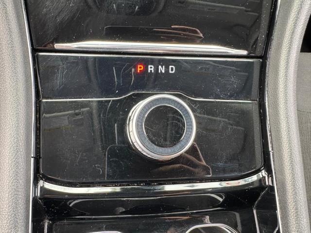 Photo of 2023 White Jeep Grand Cherokee L
